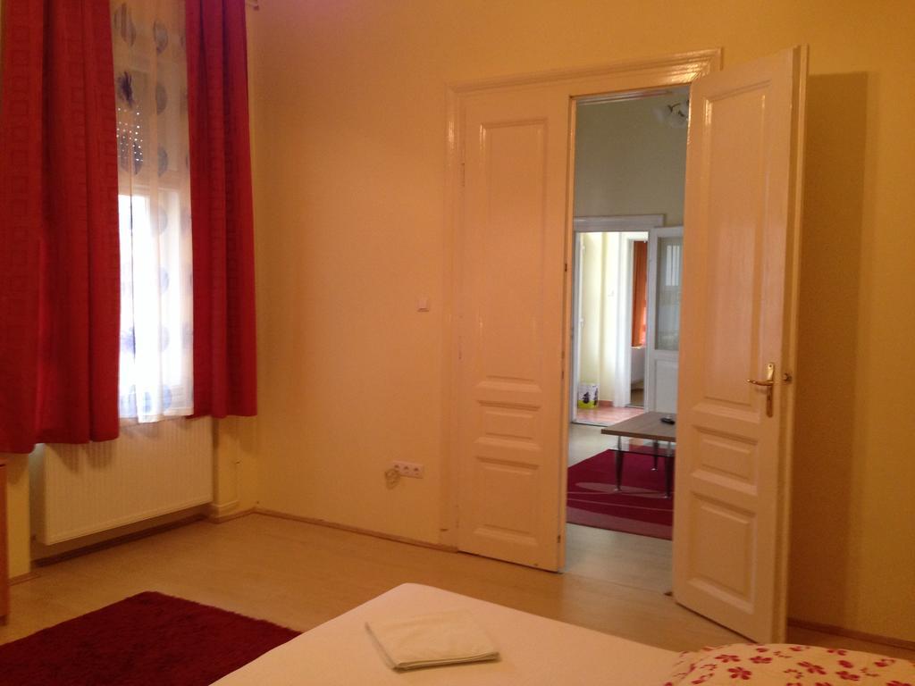 Peterfia Apartman Дебрецен Екстериор снимка