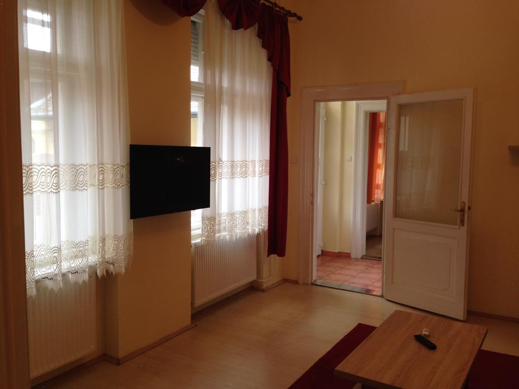 Peterfia Apartman Дебрецен Екстериор снимка